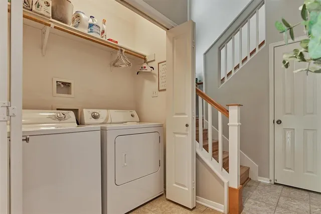 $2,295 | 87 Woodlily Place, The Woodlands, TX 77382