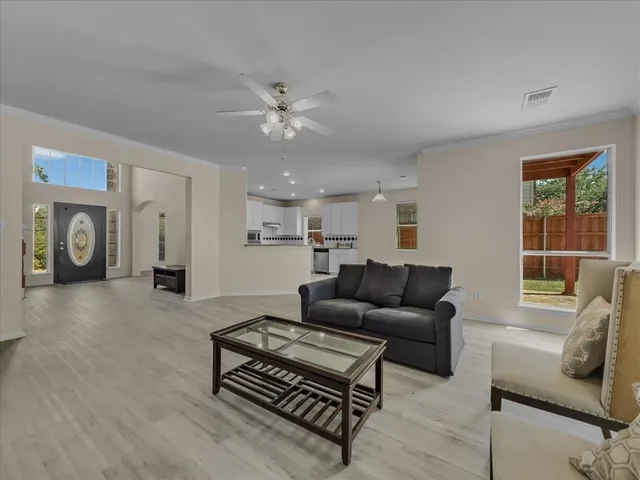 $2,900 | 5609 Freedom Lane, Rowlett, TX 75089