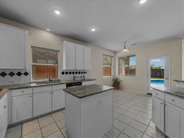 $2,900 | 5609 Freedom Lane, Rowlett, TX 75089