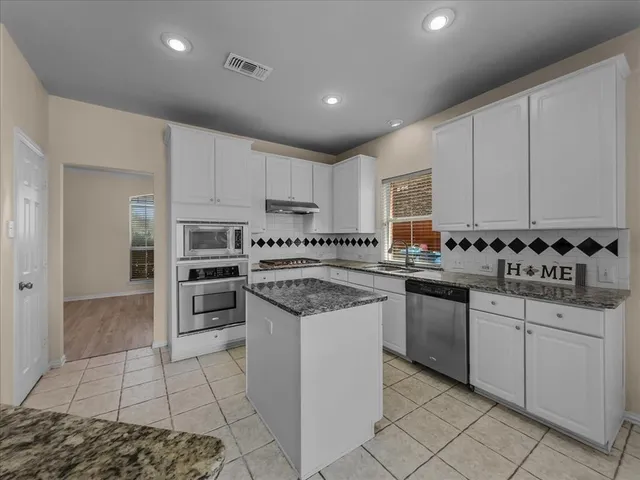 $2,900 | 5609 Freedom Lane, Rowlett, TX 75089