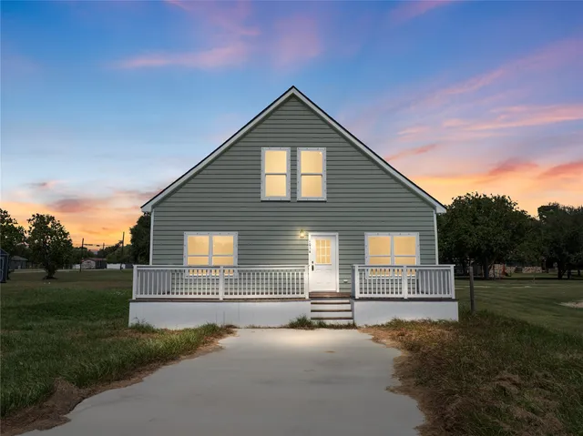 $210,000 | 1014 Humphrey Street, Palacios, TX 77465