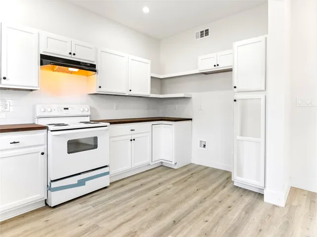 $210,000 | 1014 Humphrey Street, Palacios, TX 77465