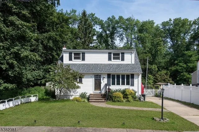 $549,000 | 14 New Street, Middlesex, NJ 08846