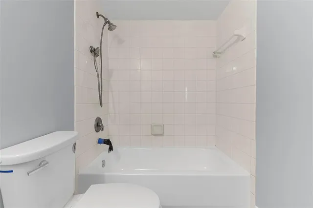 $285,000 | 5021 Wiles Road, Unit 202, Coconut Creek, FL 33073