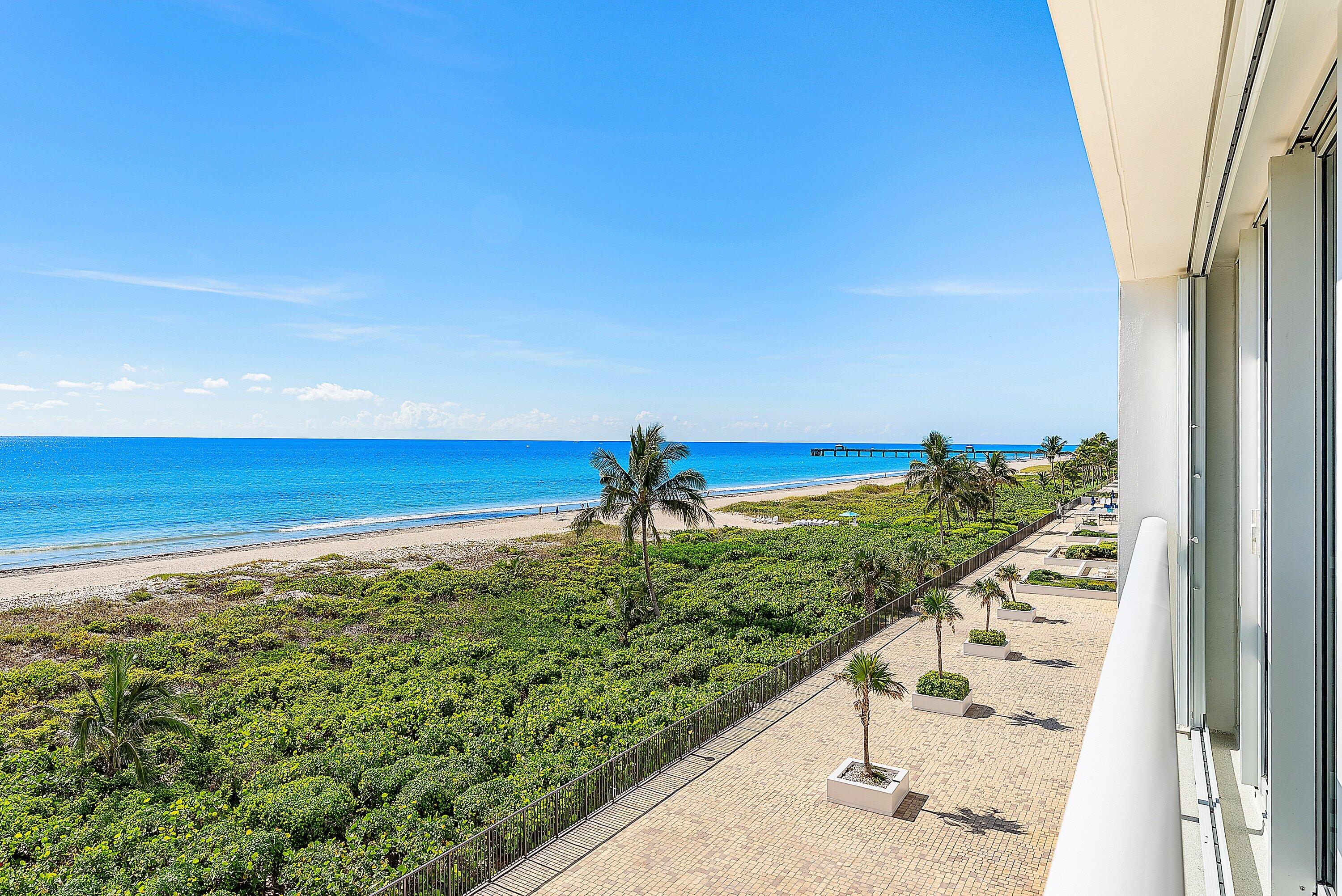2800 South Ocean Boulevard, Unit 4E Boca Raton, FL 33432 - Photo 16 of 51 a view of a yard with an outdoor space