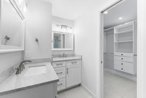 a view of an empty walk in closet