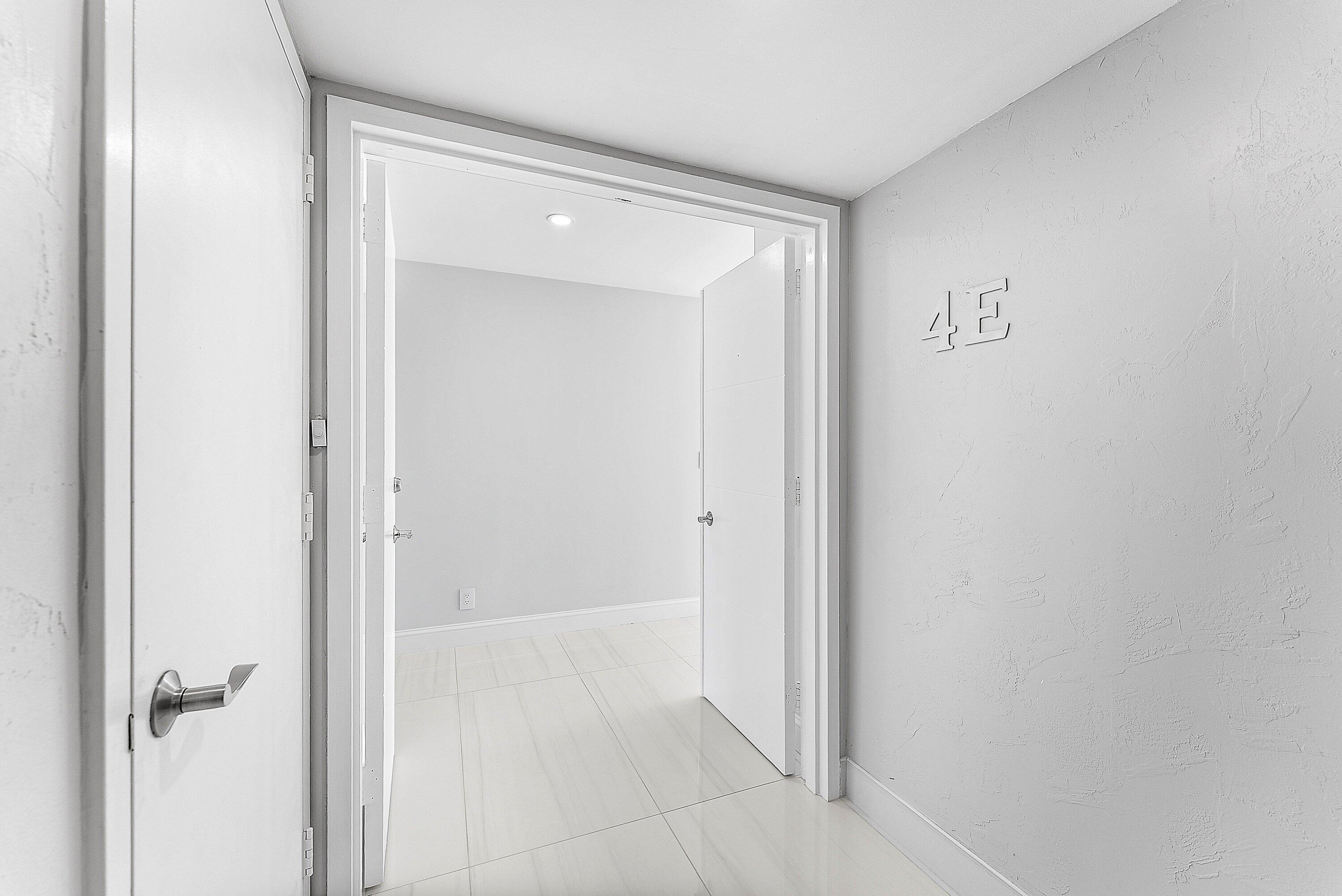 2800 South Ocean Boulevard, Unit 4E Boca Raton, FL 33432 - Photo 35 of 51 a view of a hallway