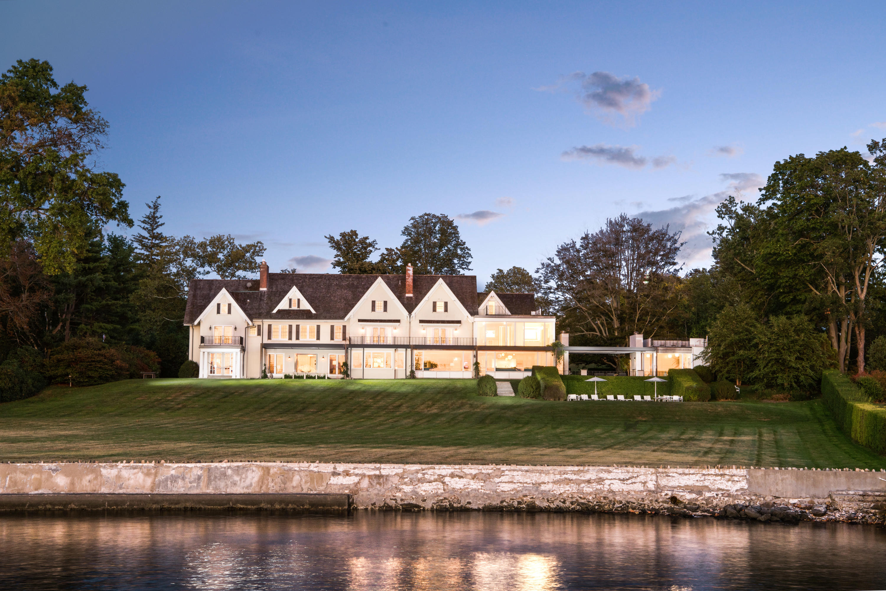 a view of a lake with houses