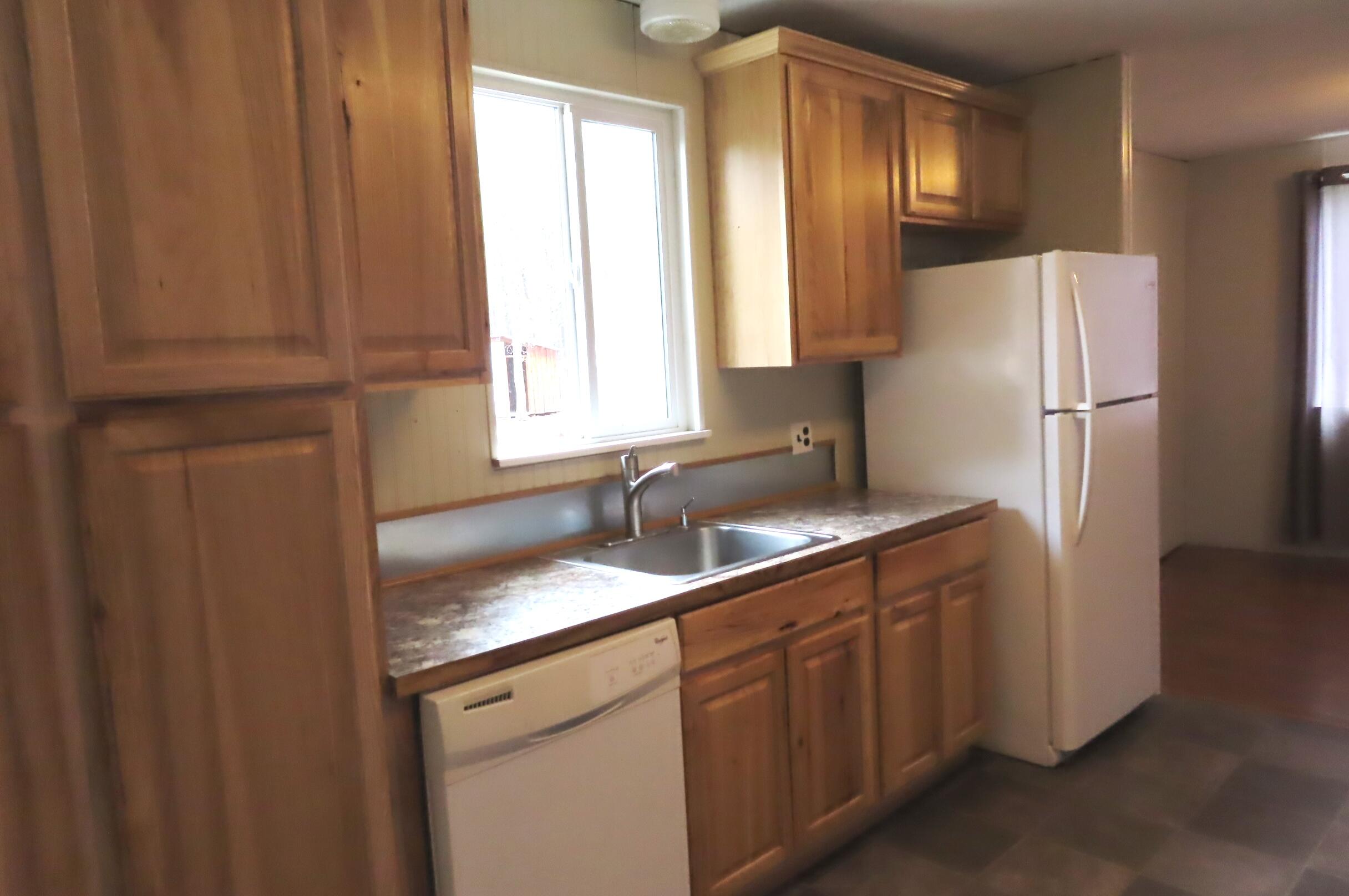 150045 Jerry Road La Pine, OR 97739 - Photo 8 of 39 New Cabinets and all appliances stay