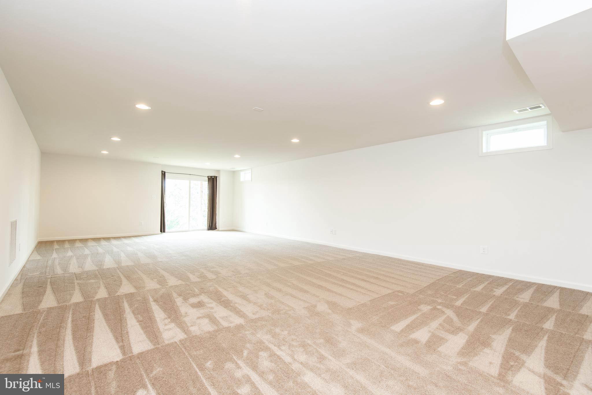 25837 Racing Sun Drive Aldie, VA 20105 - Photo 35 of 48 Huge Family Room w/Access to Back Yard