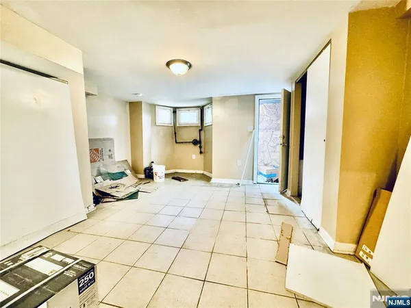 $399,999 | 48.5 Wakeman Avenue, Newark, NJ 07104