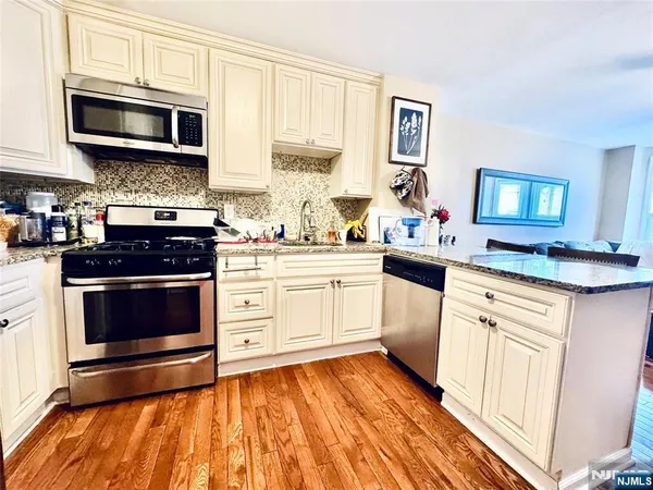 $399,999 | 48.5 Wakeman Avenue, Newark, NJ 07104