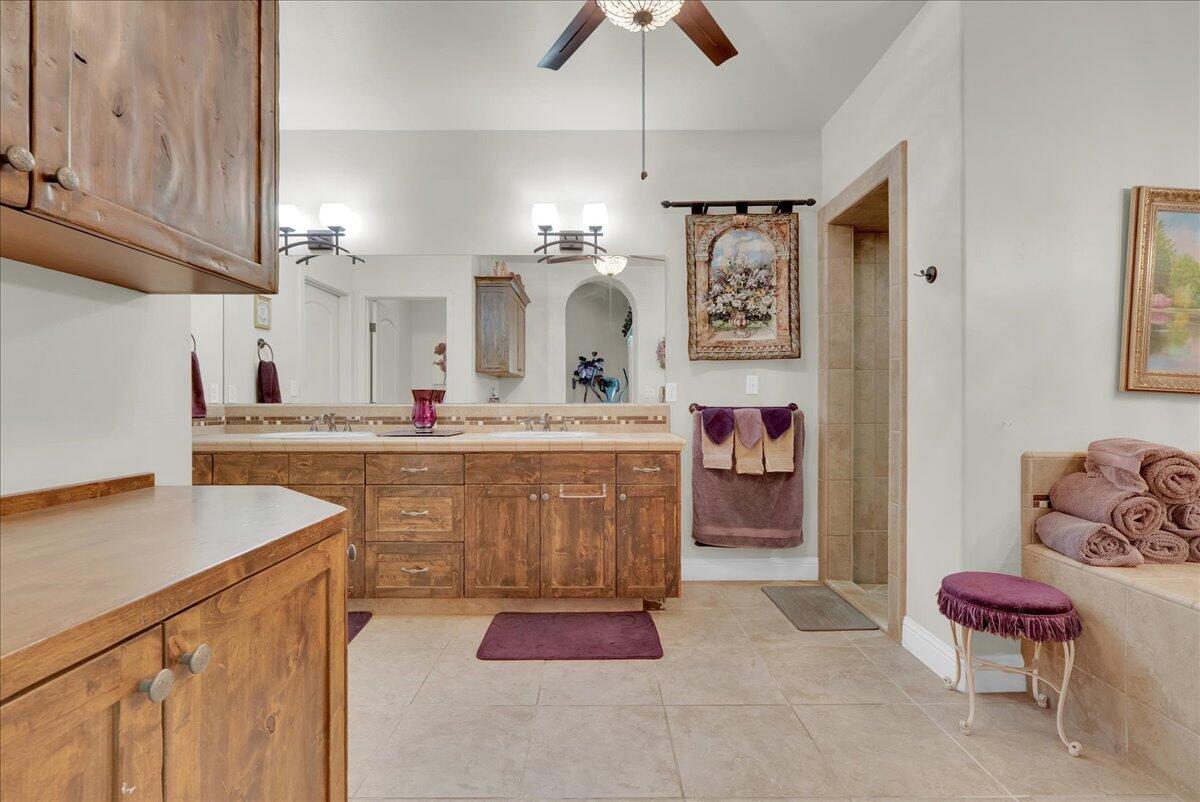 32815 Riverside Drive Springville, CA 93265 - Photo 44 of 84 Master Bathroom