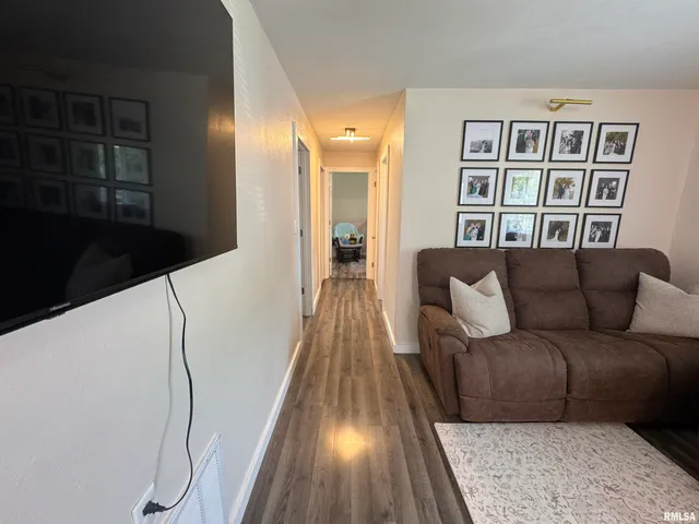 $154,500 | 801 West 5th Street, Flora, IL 62839