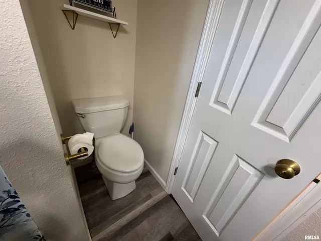 $154,500 | 801 West 5th Street, Flora, IL 62839