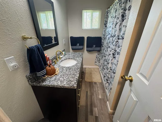 $154,500 | 801 West 5th Street, Flora, IL 62839