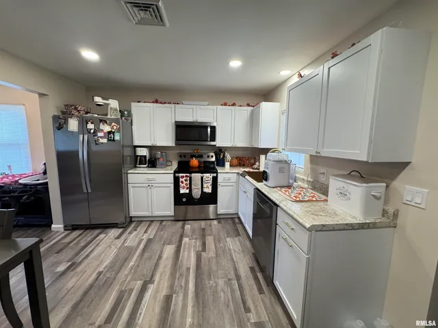 $154,500 | 801 West 5th Street, Flora, IL 62839