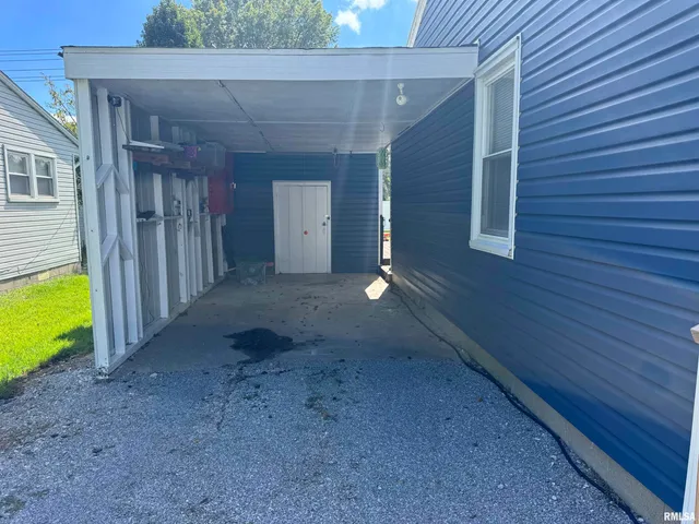 $154,500 | 801 West 5th Street, Flora, IL 62839