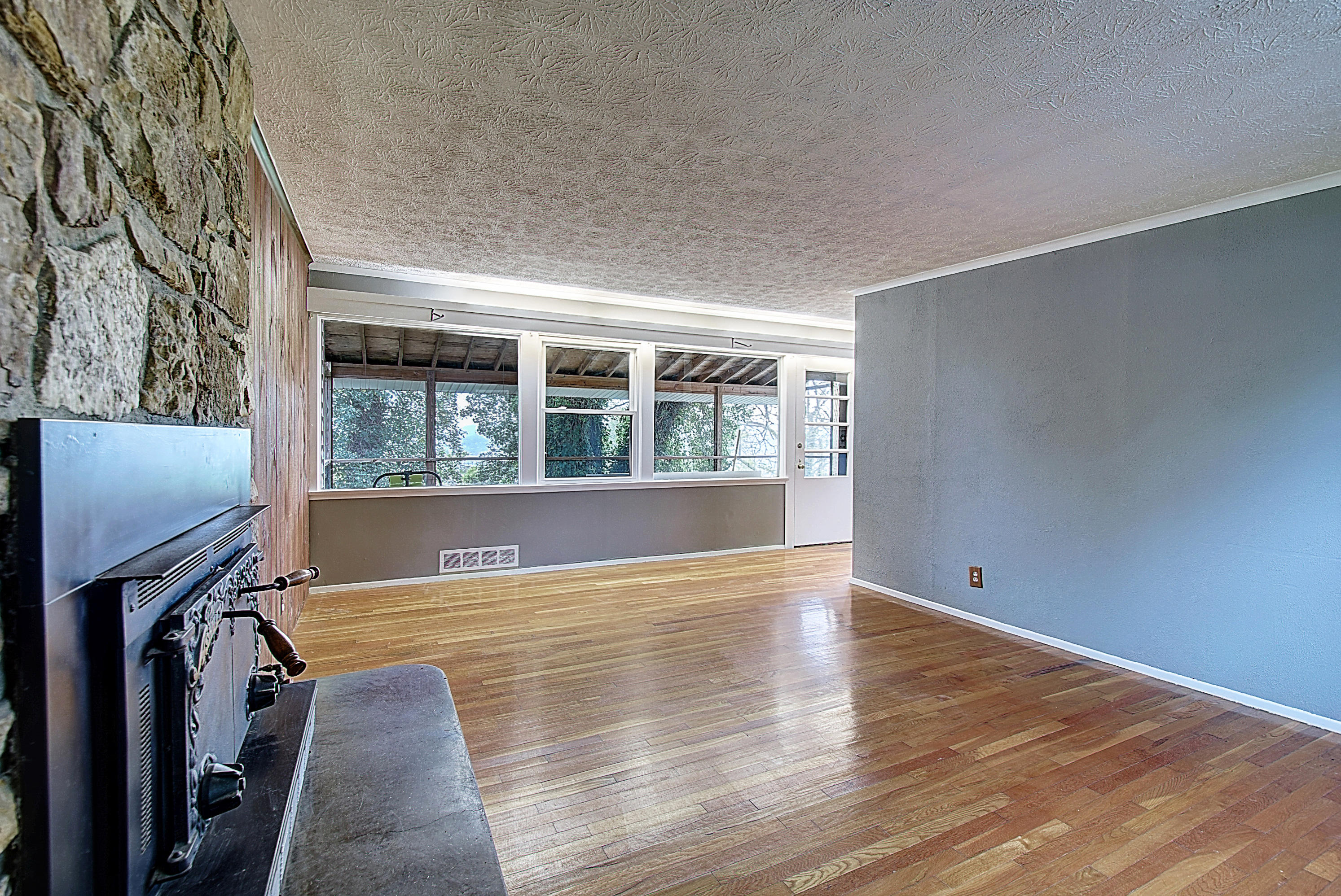 4584 Old Stage Road Kingsport, TN 37664 - Photo 11 of 44 DSC_0034_5_6_7