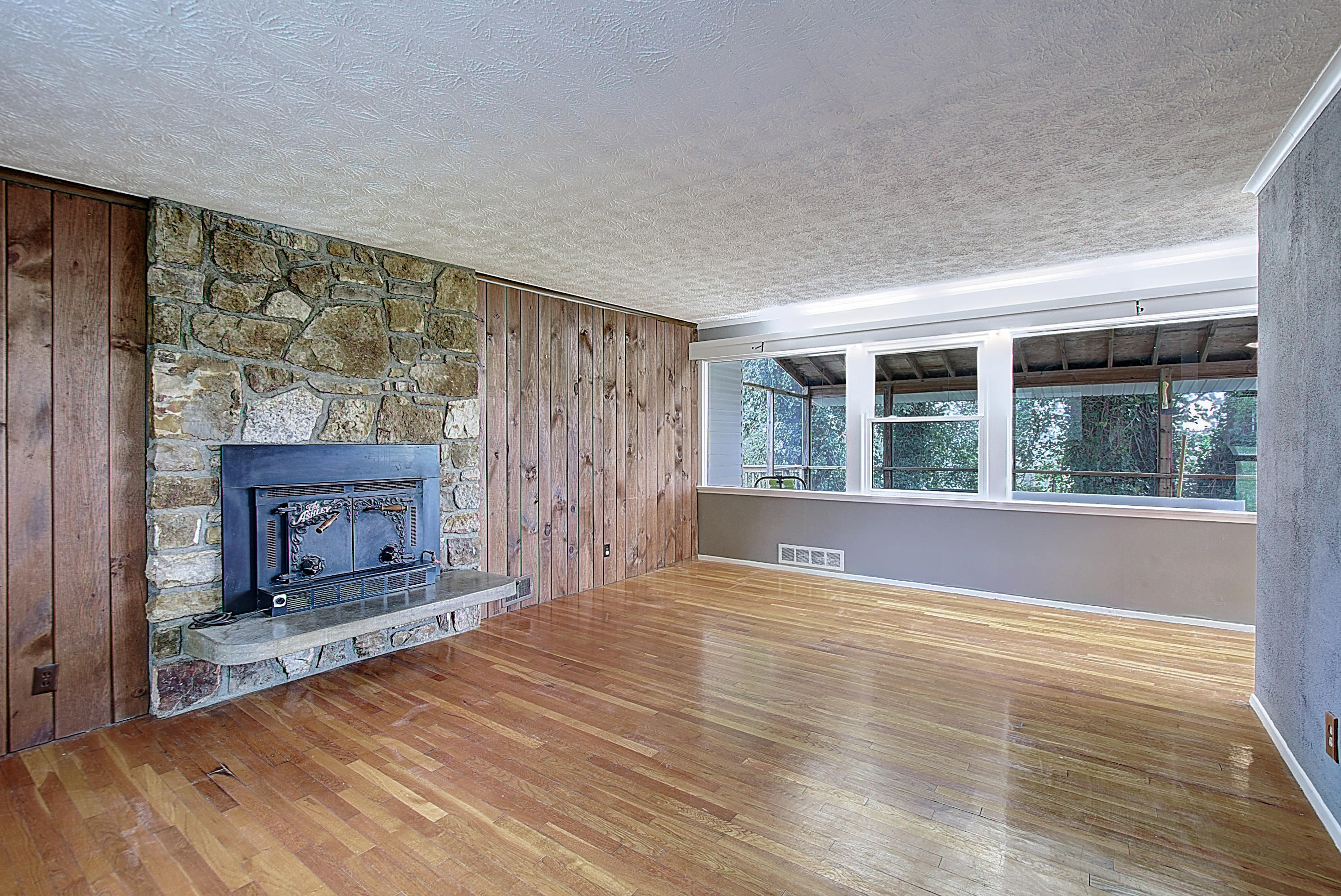 4584 Old Stage Road Kingsport, TN 37664 - Photo 12 of 44 DSC_0038_39_40_41