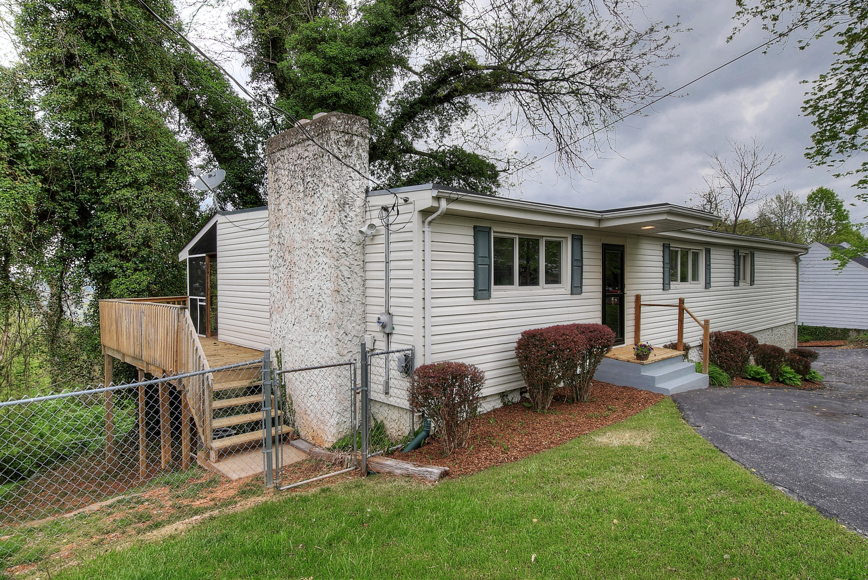 4584 Old Stage Road Kingsport, TN 37664 - Photo 4 of 44 DSC_0010_1_2