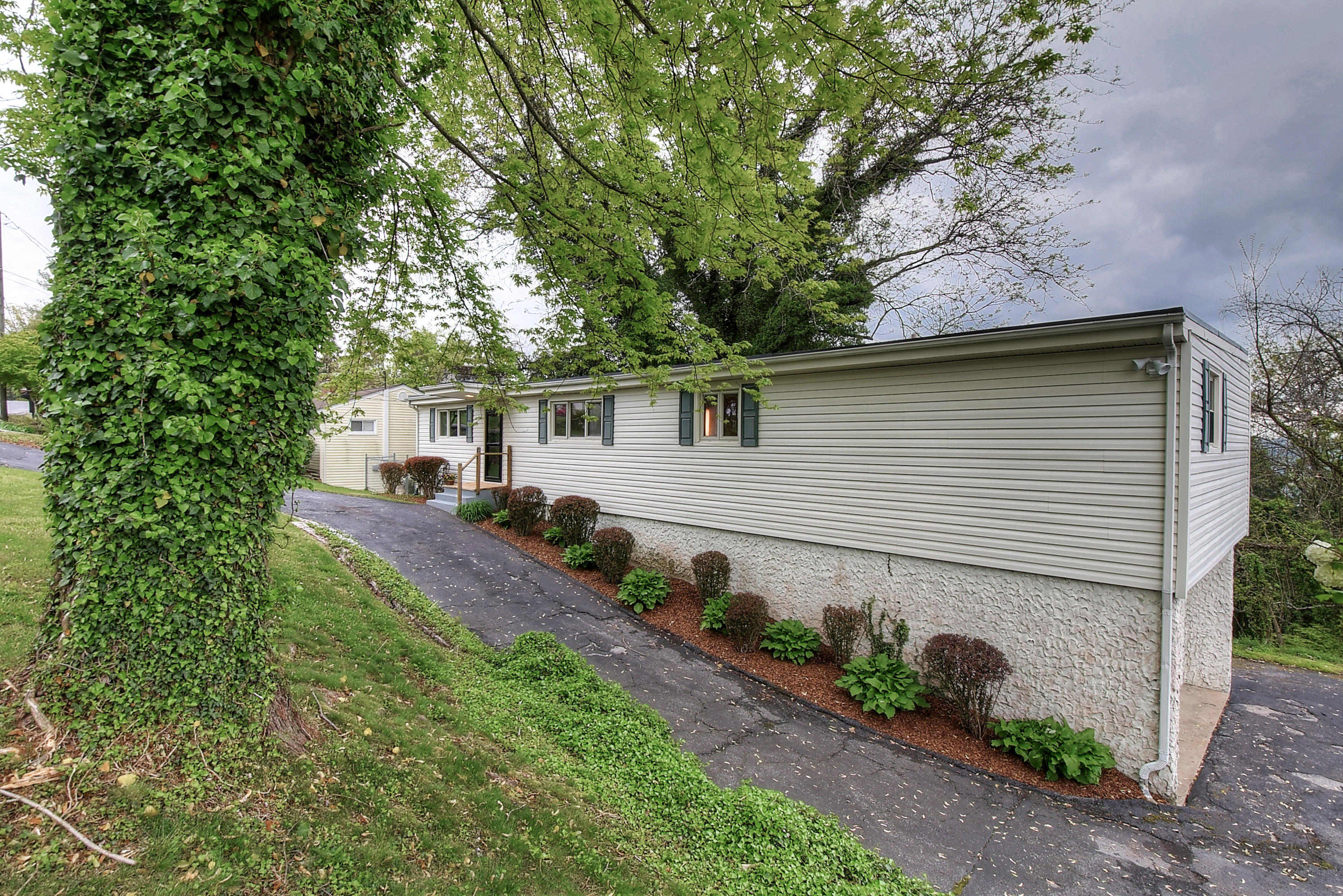 4584 Old Stage Road Kingsport, TN 37664 - Photo 5 of 44 DSC_0013_4_5