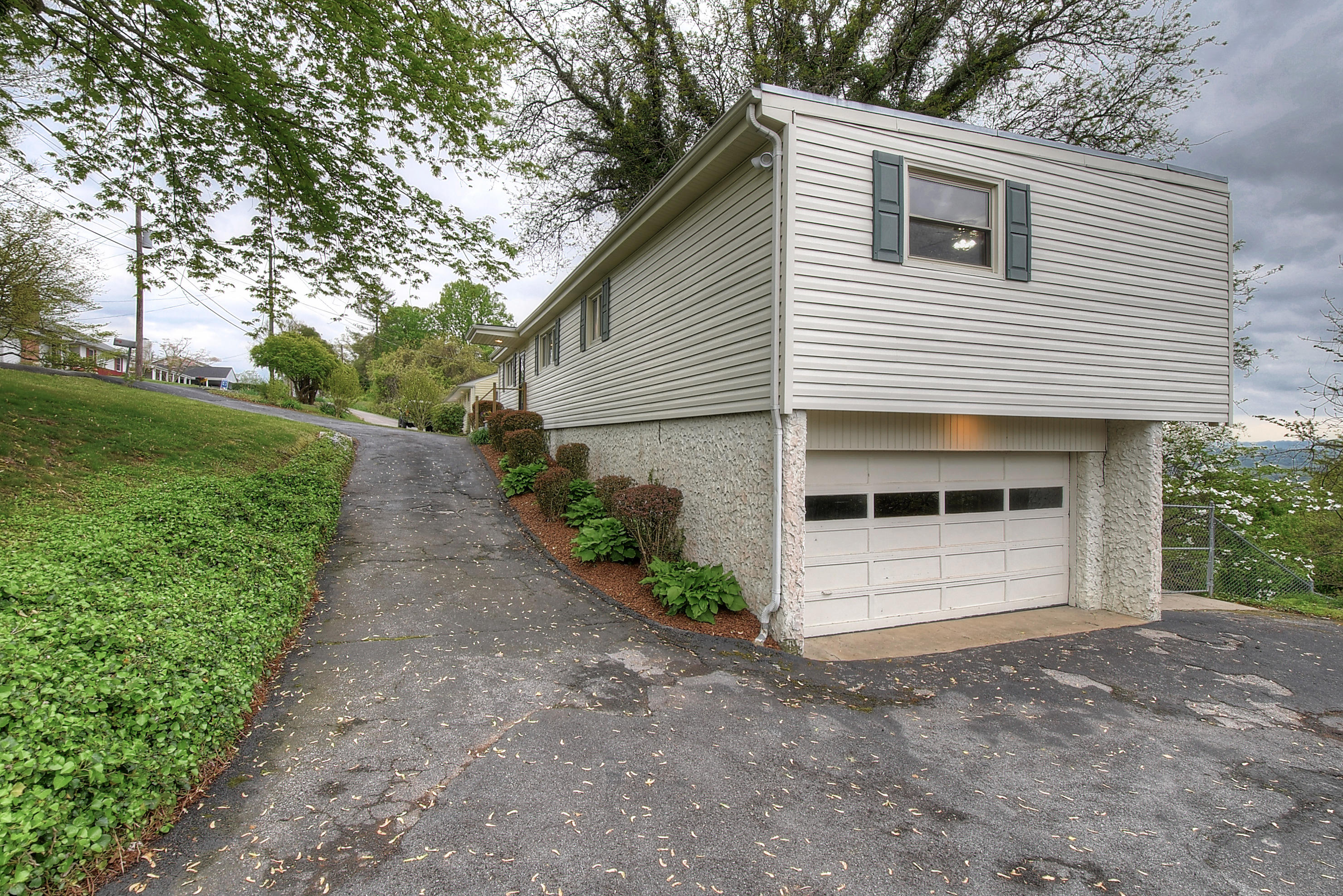 4584 Old Stage Road Kingsport, TN 37664 - Photo 6 of 44 DSC_0016_7_8