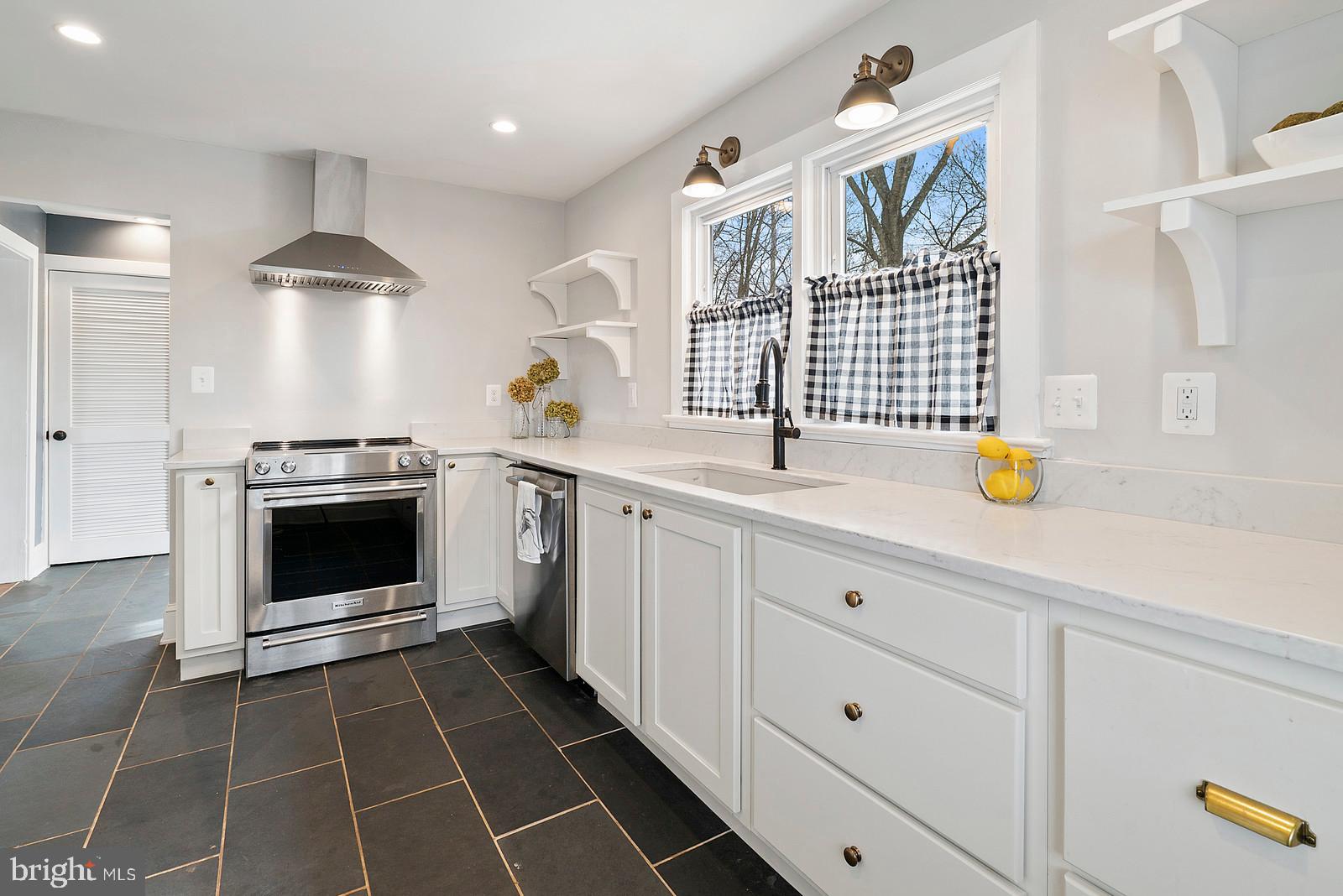 8722 Meetze Road Warrenton, VA 20187 - Photo 18 of 38 Gallery Image 18