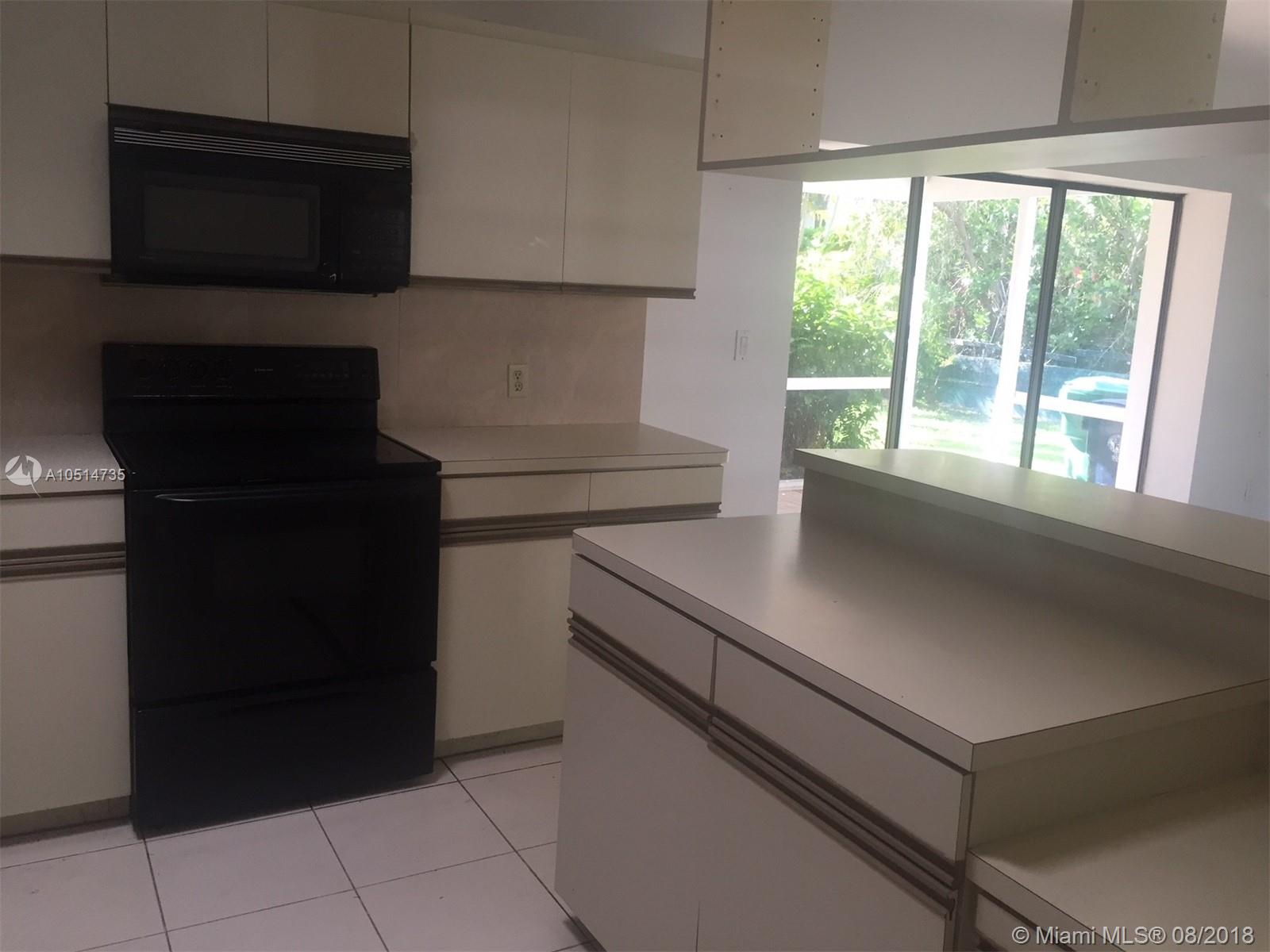 482 Ridgewood Road Key Biscayne, FL 33149 - Photo 12 of 20