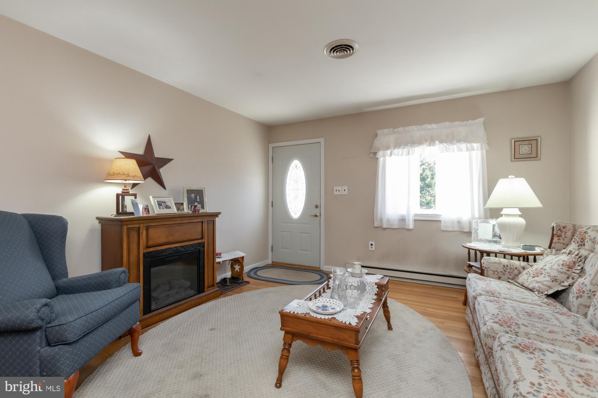 1492 Thies Drive Pasadena, MD 21122 - Photo 5 of 37