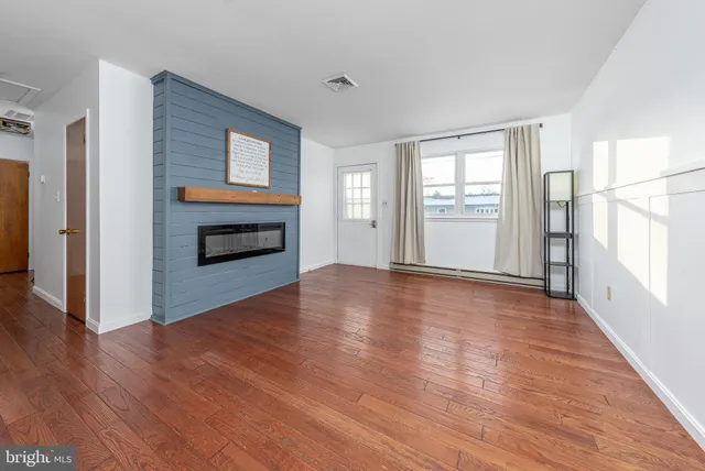 $315,000 | 178 Essex Avenue, West Deptford, NJ 08086