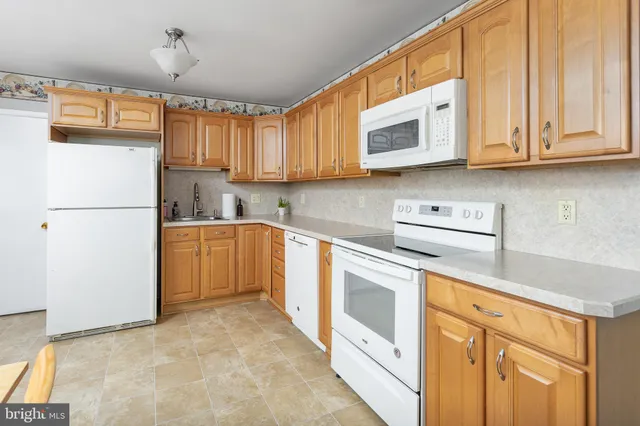 $315,000 | 178 Essex Avenue, West Deptford, NJ 08086