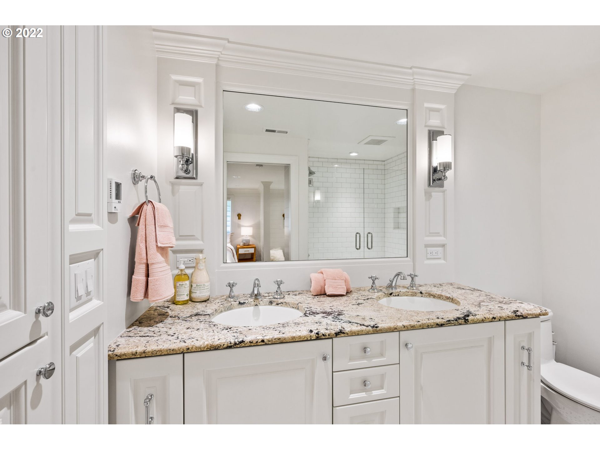 29195 Northeast Benjamin Road Newberg, OR 97132 - Photo 20 of 32 a bathroom with a granite countertop sink and a mirror