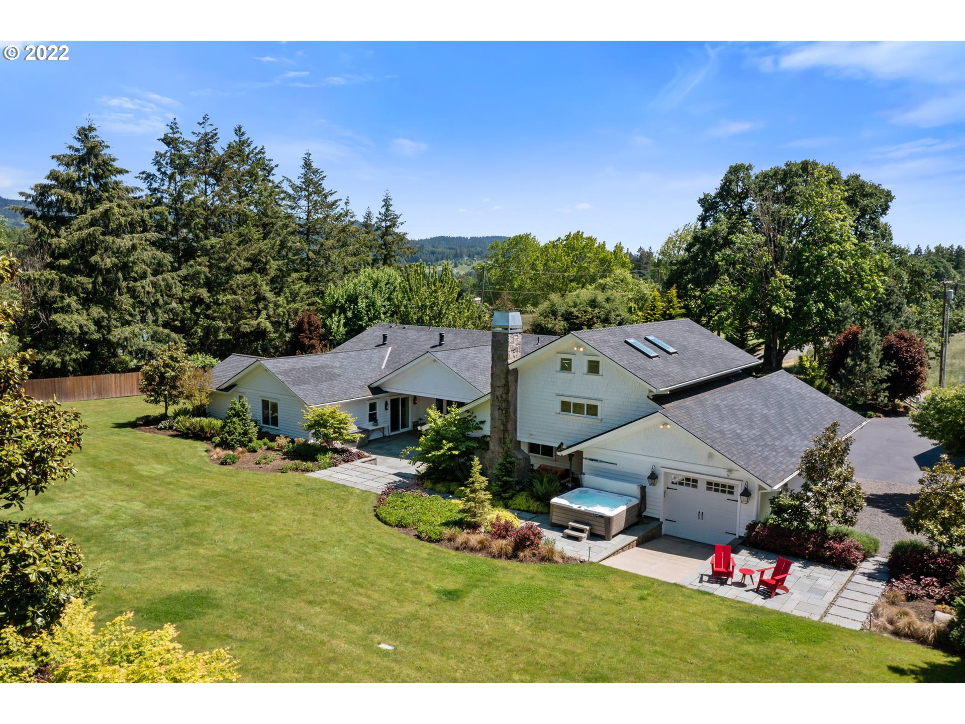 29195 Northeast Benjamin Road Newberg, OR 97132 - Photo 30 of 32 an aerial view of multiple houses with yard