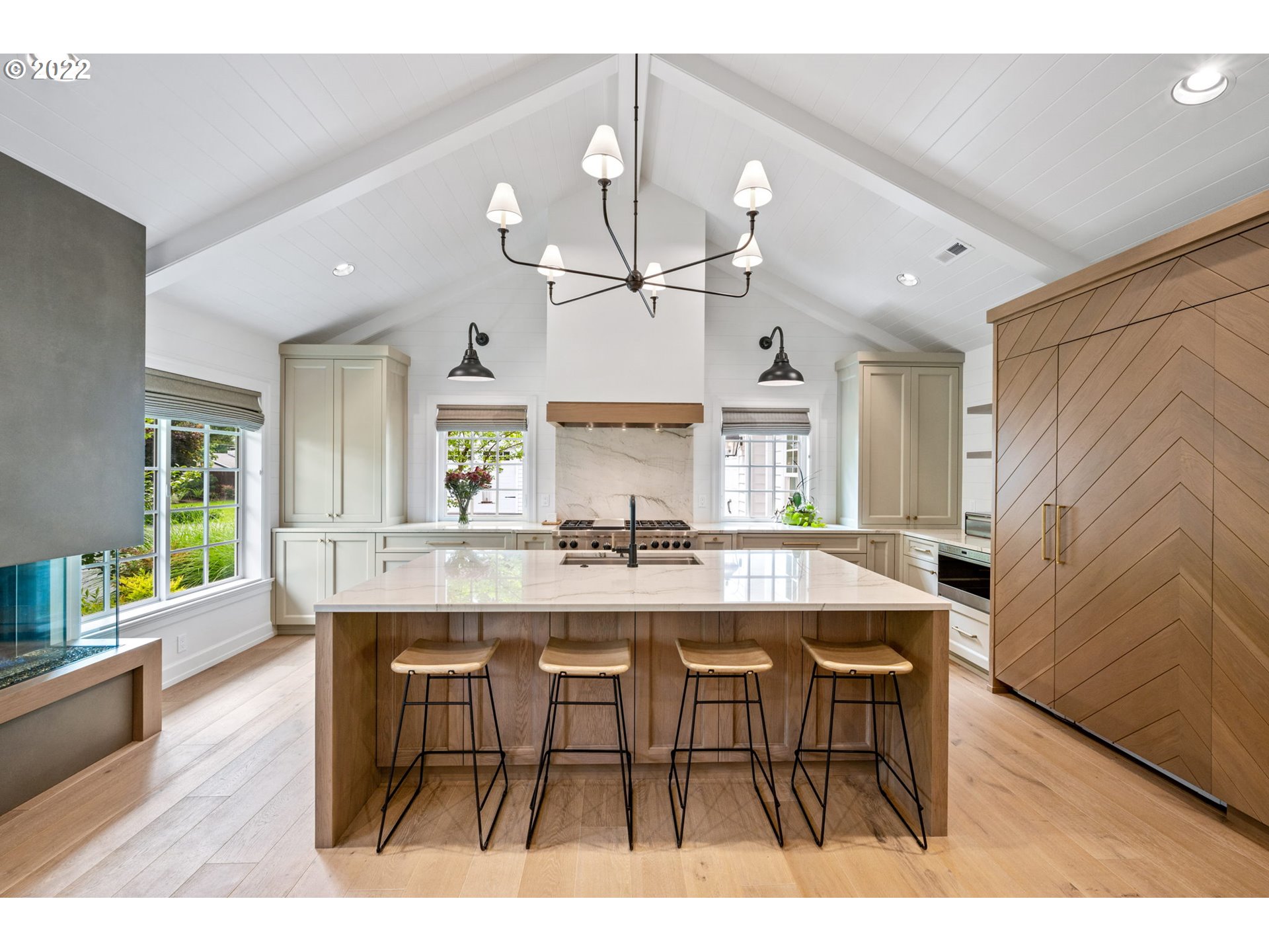 29195 Northeast Benjamin Road Newberg, OR 97132 - Photo 10 of 32 a view of a dining room with furniture window and wooden floor