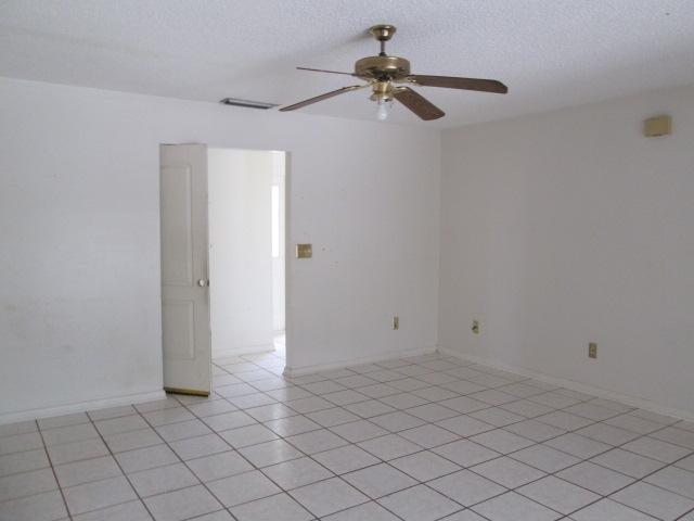 56 Dayton Road Lake Worth, FL 33467 - Photo 5 of 10 Family Room