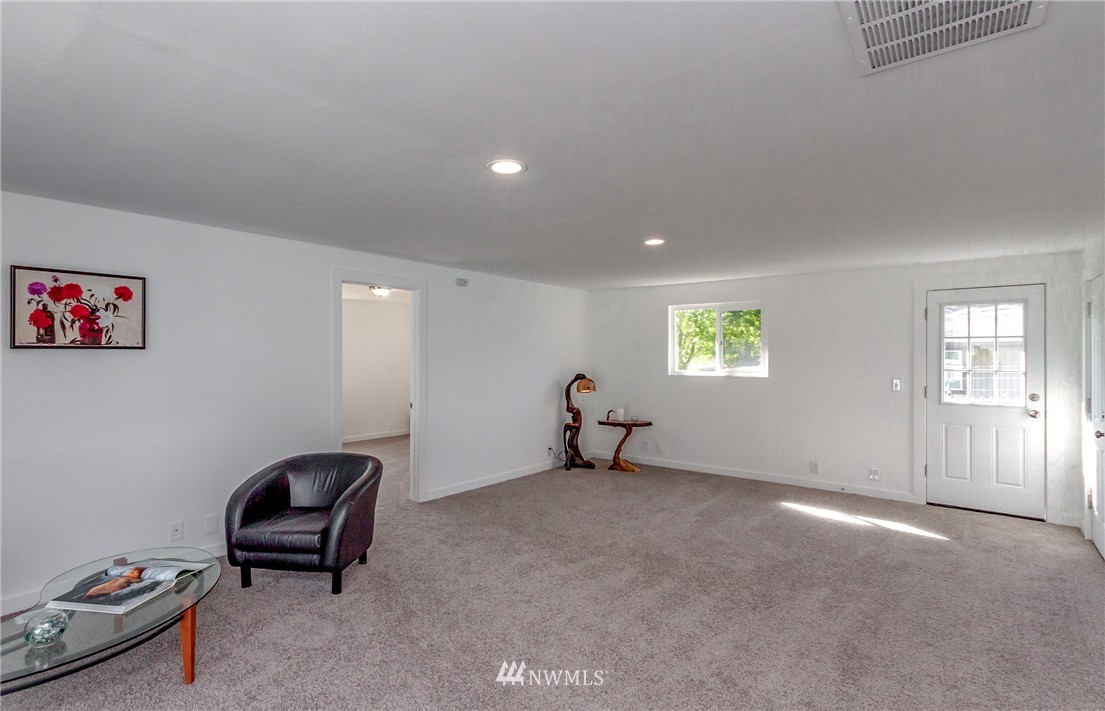 14119 Southeast 195th Place Renton, WA 98058 - Photo 11 of 21 Gallery Image 11