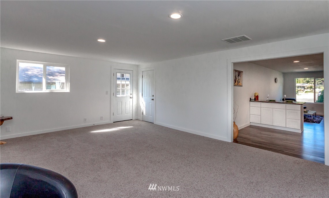 14119 Southeast 195th Place Renton, WA 98058 - Photo 12 of 21 Gallery Image 12