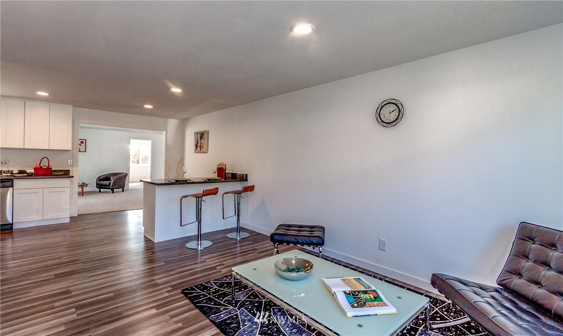14119 Southeast 195th Place Renton, WA 98058 - Photo 3 of 21 Gallery Image 3