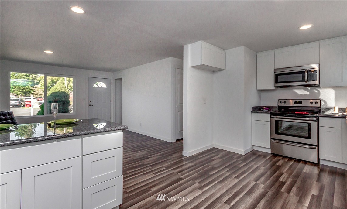 14119 Southeast 195th Place Renton, WA 98058 - Photo 6 of 21 Gallery Image 6