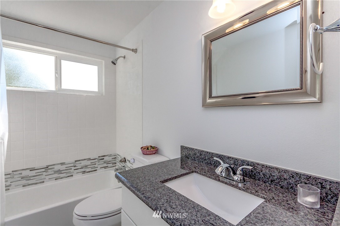 14119 Southeast 195th Place Renton, WA 98058 - Photo 8 of 21 Gallery Image 8