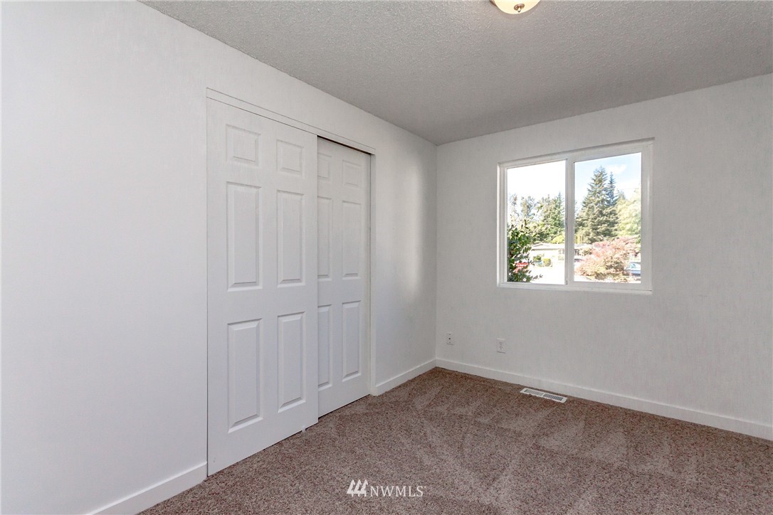 14119 Southeast 195th Place Renton, WA 98058 - Photo 9 of 21 Gallery Image 9