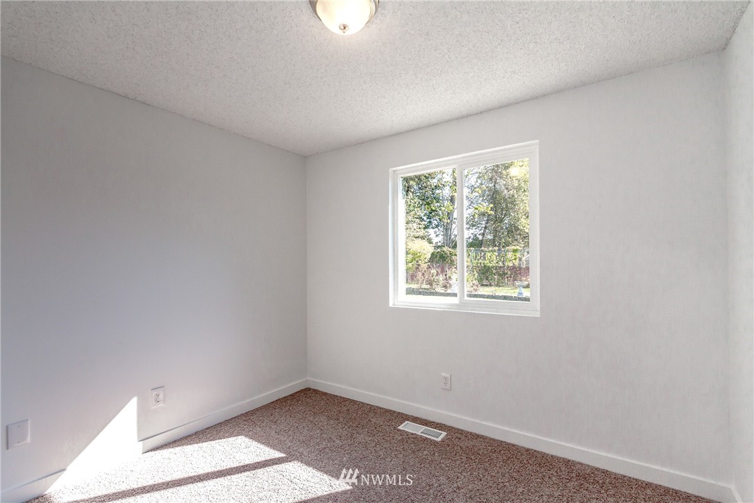 14119 Southeast 195th Place Renton, WA 98058 - Photo 10 of 21 Gallery Image 10