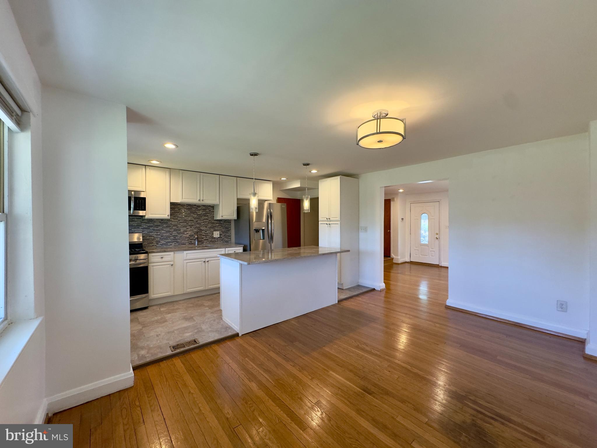 5781 Edgepark Road Baltimore, MD 21239 - Photo 4 of 20