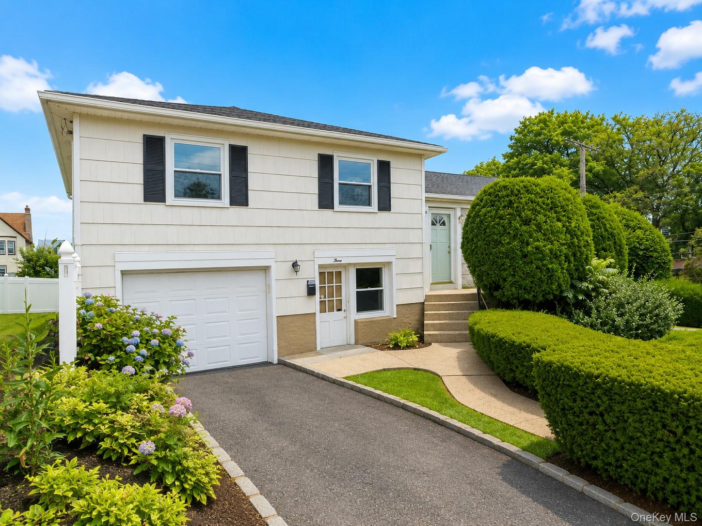 3 Soundview Street New Rochelle, NY 10805 - Photo 2 of 14 Gallery Image 2