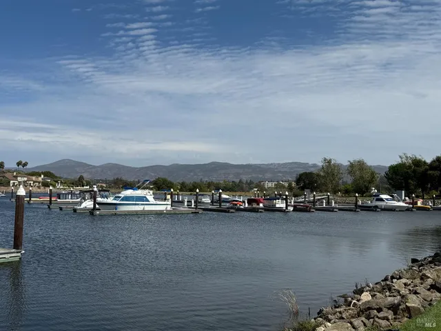 $1,295,000 | 91 South Newport Drive, Napa, CA 94559