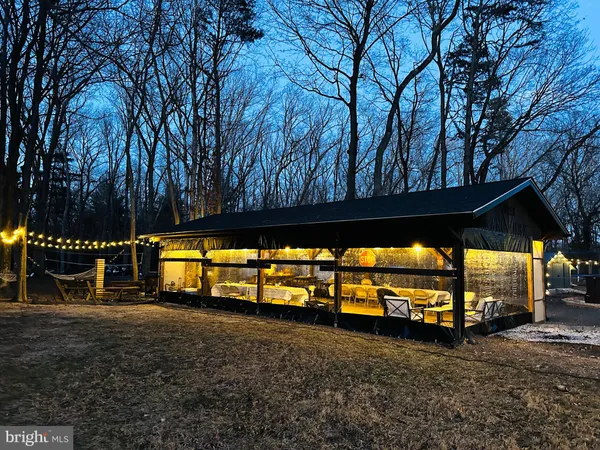 a view of back yard