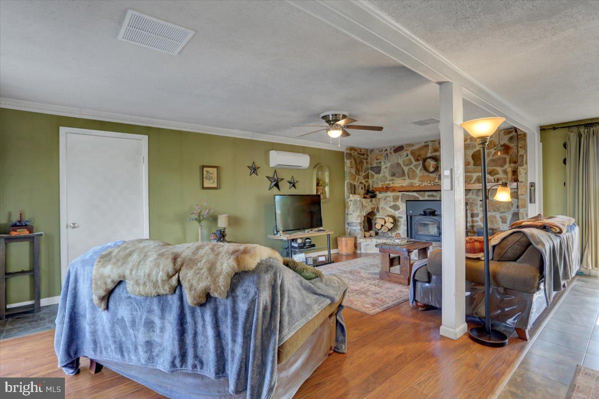 11878 Stull Road Greencastle, PA 17225 - Photo 7 of 41 Gallery Image 7