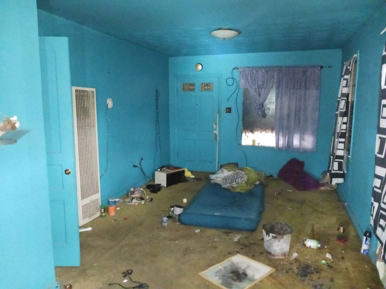 2178 Eldridge Avenue Memphis, TN 38108 - Photo 10 of 12 a living room with furniture