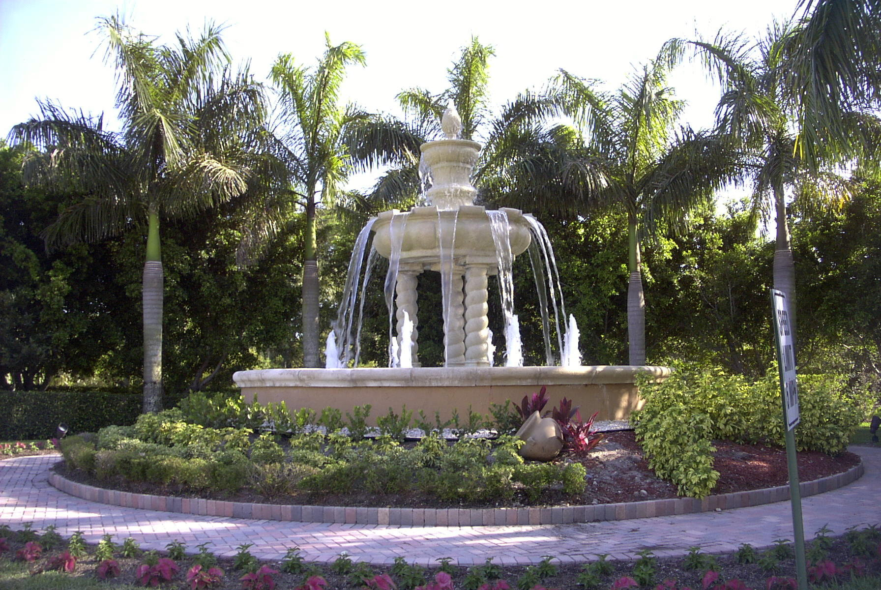 8351 Via Leonessa Boca Raton, FL 33433 - Photo 29 of 31 Fountain